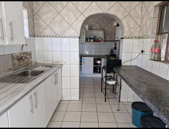 3 BEDROOM HOUSE FOR SALE IN BIRCHLEIGH NORTH